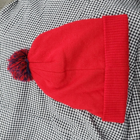 Sixers Philadelphia 76 Basketball Red beanie with pom PRE-LOVED - Picture 2 of 4